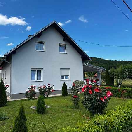 Apartman Matej Appartement Otočac Buitenkant foto