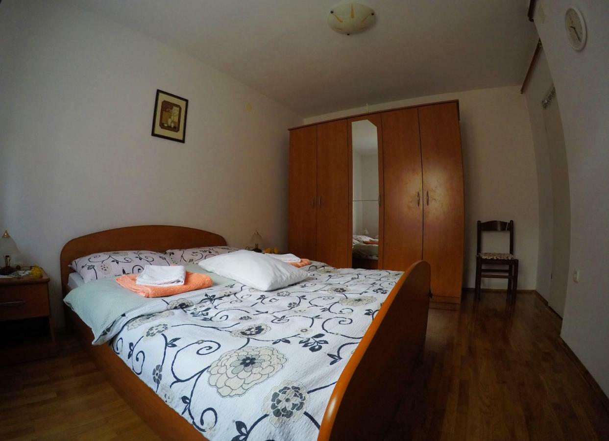 Apartman Matej Appartement Otočac Buitenkant foto
