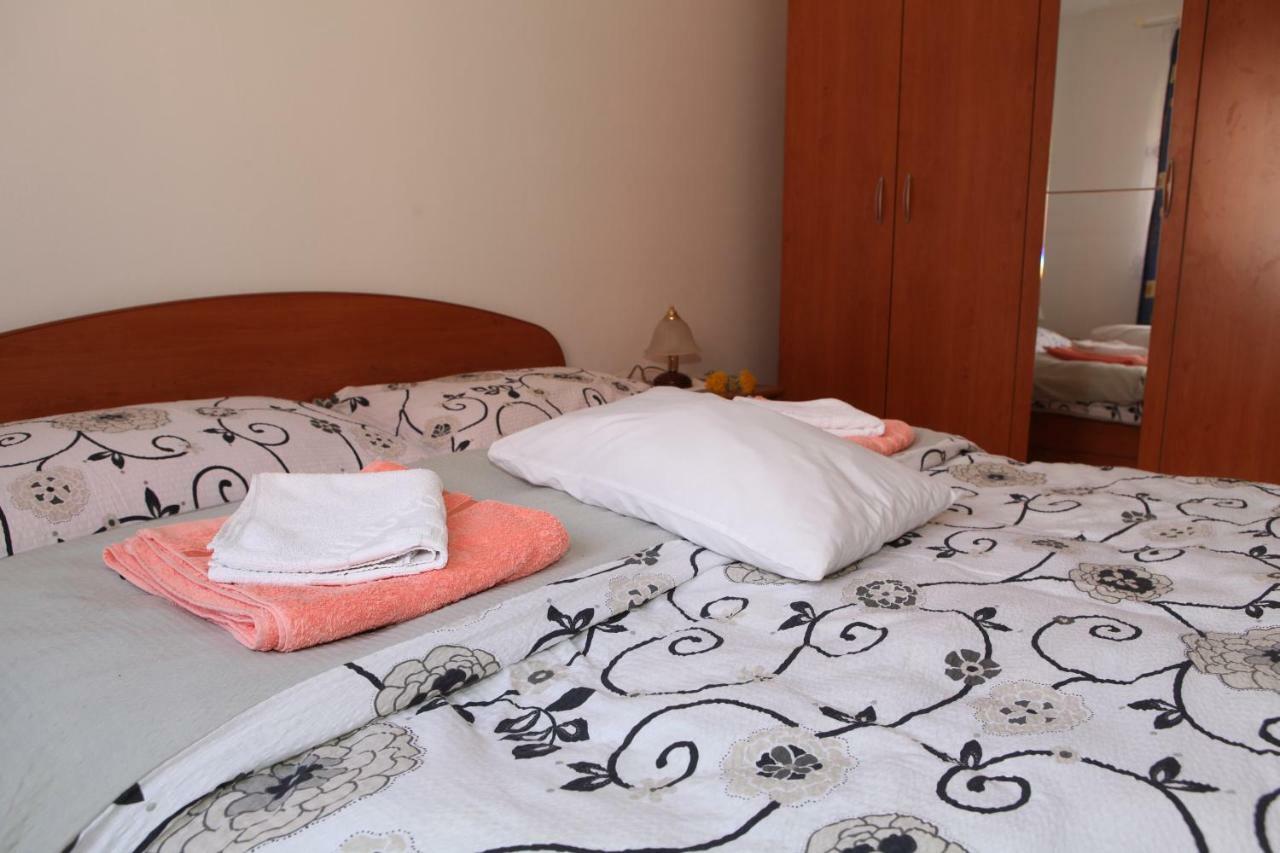 Apartman Matej Appartement Otočac Buitenkant foto